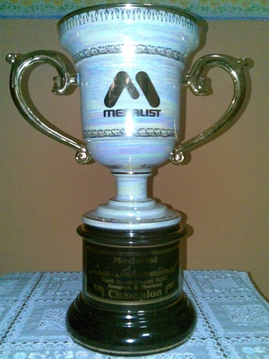 championtrophyr.jpg